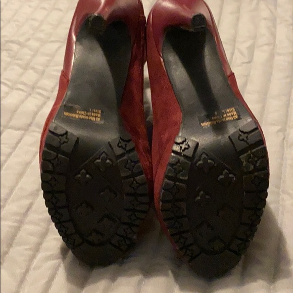 Boots - Picture 10 of 13